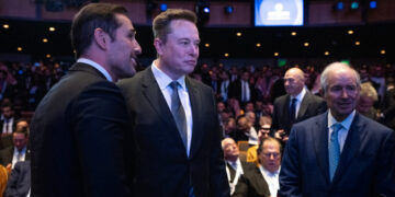 Musk, With a $10 Million Donation, Signals He’s Back for the Midterms