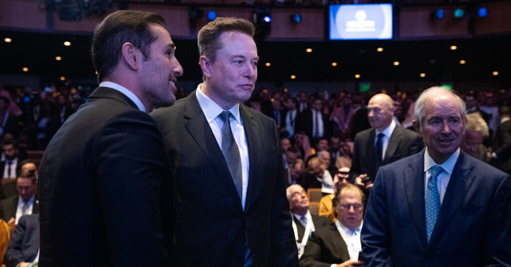 Musk, With a $10 Million Donation, Signals He’s Back for the Midterms