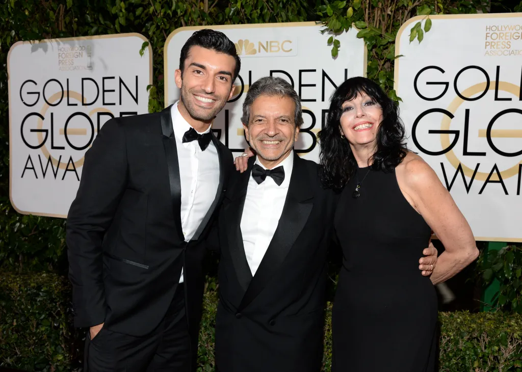 Justin Baldoni poses with parents Sam and Sharon at the 2015 Golden Globe Awards after-party.