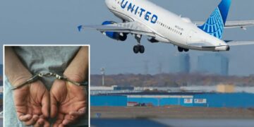 United Airlines passenger slugs flight attendant in face after claiming he’s in a ‘simulation’