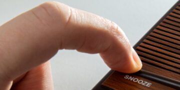 Is It Bad to Snooze Your Alarm?