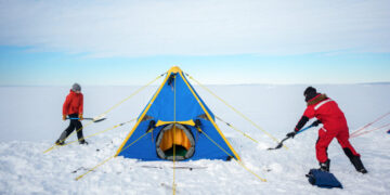 Skies Clear, and a New Outpost Springs Up at the Bottom of the World