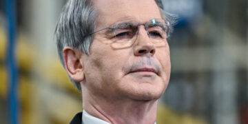 Bessent Calls Powell’s Attendance at Supreme Court Arguments on Fed Independence a ‘Mistake’