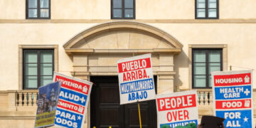 Taxing the Ultrarich