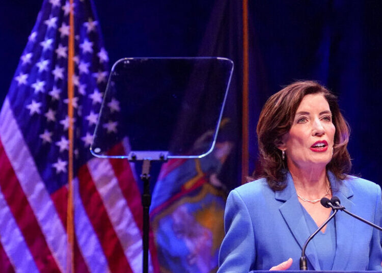 Hochul Unveils $260 Billion N.Y. Budget That Avoids Raising Taxes