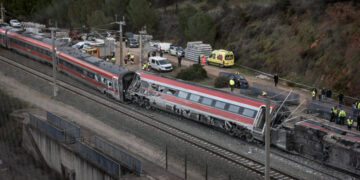As Spain Mourns Train Crash Victims, Investigators Focus on Track