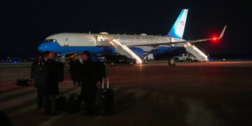 Air Force One Turns Back With Trump After Electrical Issue