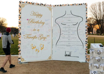 Replica of Trump’s Birthday Message to Epstein Appears on National Mall