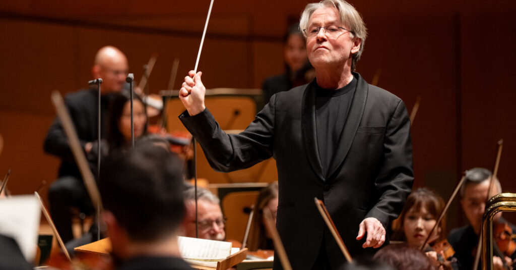 Old Is New Again: Salonen Returns to the Los Angeles Philharmonic
