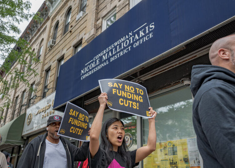 Judge Rules for Democrats in Push to Redraw N.Y.C. House District