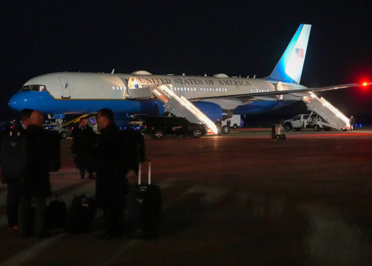 Trump Could Begin Flying on Jet Donated by Qatar by This Summer