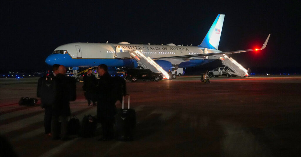 Trump Could Begin Flying on Jet Donated by Qatar by This Summer