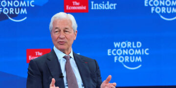 Trump Sues JPMorgan for Closing His Bank Accounts for Political Reasons