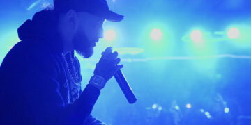 ‘Clika’ Review: Dreaming of the Stage