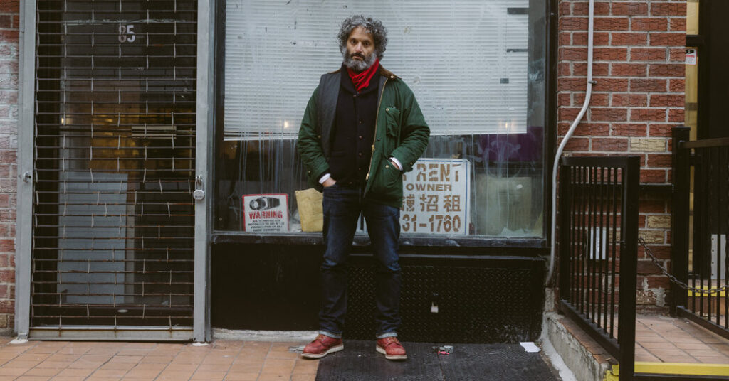 Jason Mantzoukas Makes It Weird