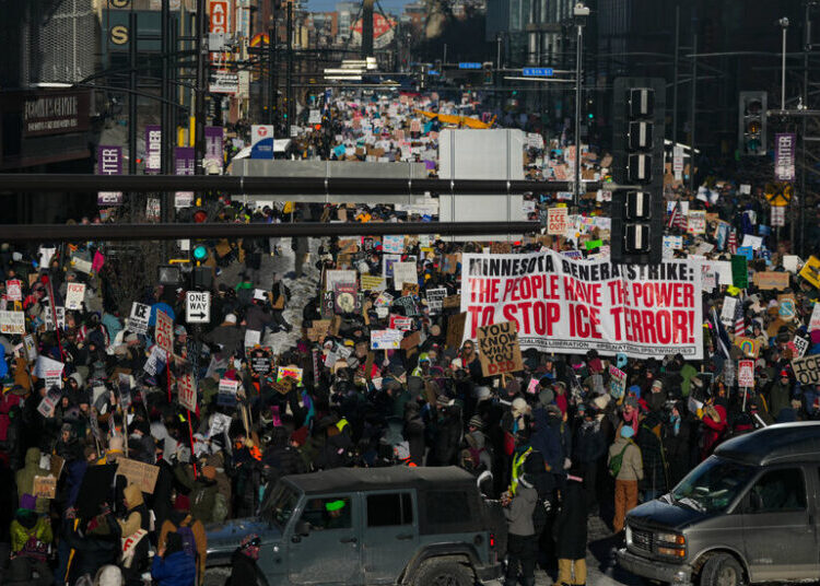 Demonstrators Flood Minneapolis Streets as Hundreds of Businesses Close to Protest ICE