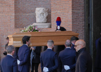 Friends, Romans, Celebrities Pay Last Respects to Valentino