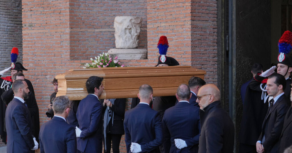 Friends, Romans, Celebrities Pay Last Respects to Valentino