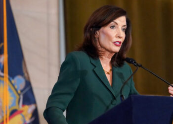 Hochul Declares State of Emergency as Mamdani Lays Out Snow Preparations