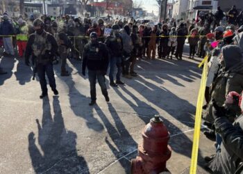 Federal Officers Who Fired at Pretti Placed on Leave