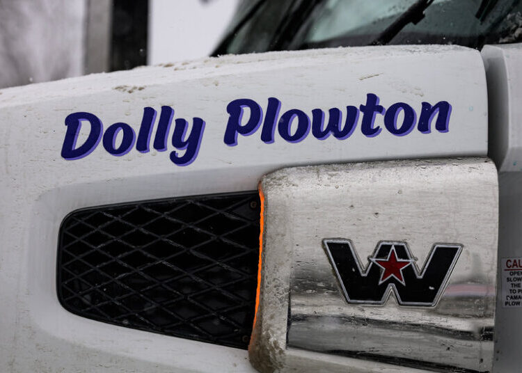 ‘Dolly Plowton’ Debuts in Snowy Nashville