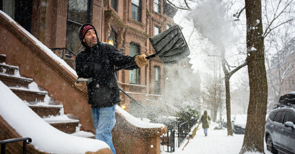 A Sunday Snowstorm Blankets New York