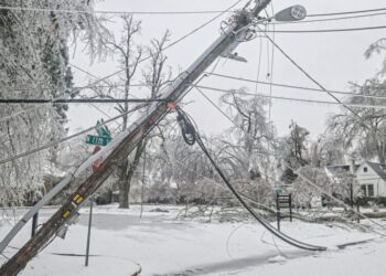 Ice Storm Leaves Thousands Without Power in a Mississippi County
