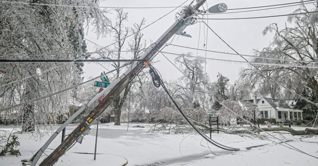 Ice Storm Leaves Thousands Without Power in a Mississippi County