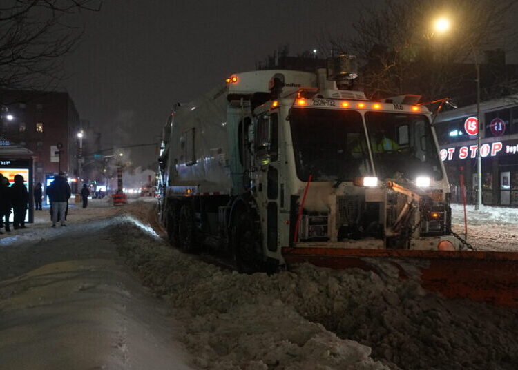 Storm Dumps a Foot of Snow in 18 States