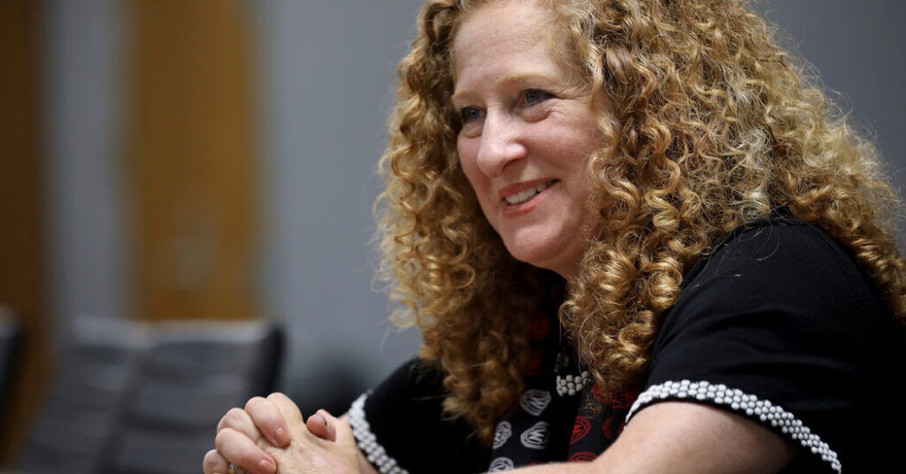 Columbia Selects University of Wisconsin Chancellor as Its President