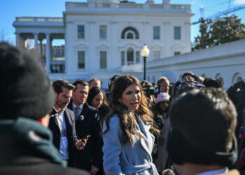 Trump Holds 2-Hour Meeting With Noem Amid Backlash to Minneapolis Shooting