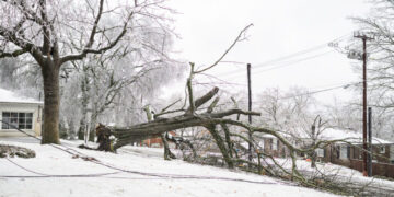 Winter Storm Debilitates the South, Encasing Cities in Ice and Snow