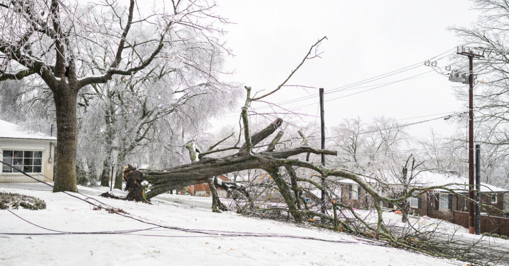 Winter Storm Debilitates the South, Encasing Cities in Ice and Snow
