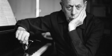 Philip Glass pulls world premiere from Kennedy Center