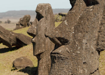 A Definitive History of the Mysteries of Easter Island