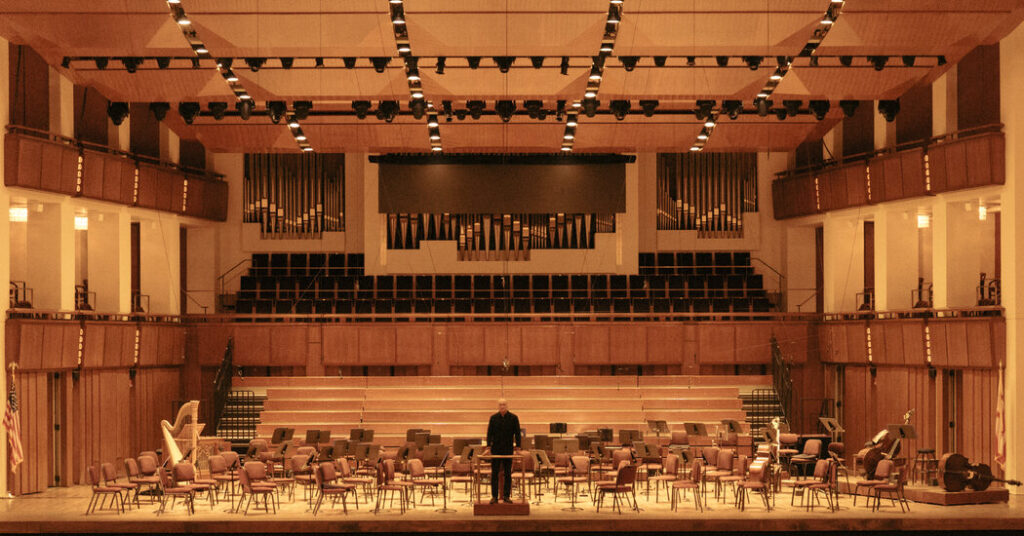 As Philip Glass Withdraws, the Kennedy Center’s Symphony Tries to Play On