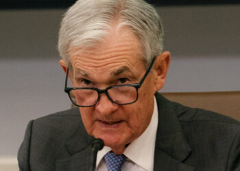 Fed, Signaling Little Urgency, Prepares to Pause on Rate Cuts