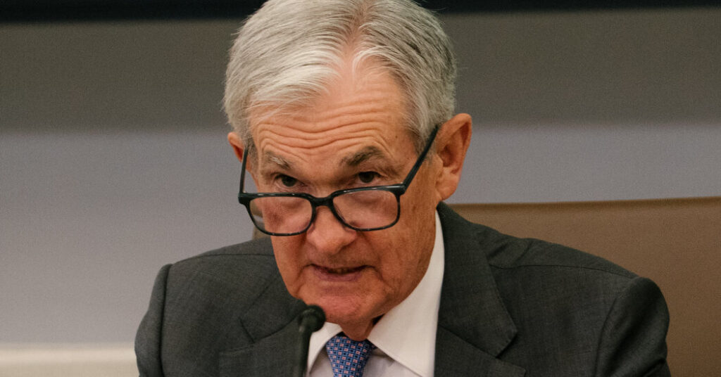 Fed, Signaling Little Urgency, Prepares to Pause on Rate Cuts