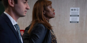 Former Adams Aide Took Bribe of Diamond Earrings, Prosecutors Say