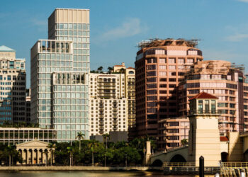 U.S. Population Growth Slows Sharply as Immigration Plunges