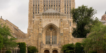 Yale Offers Free Tuition to Families With Incomes Under $200,000