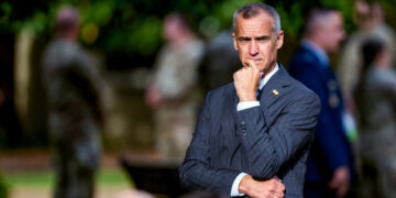 At the Center of the ICE Uproar, a Familiar Figure: Corey Lewandowski