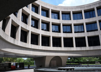 Art for All: A Smithsonian Museum Spreads Its Bounty for America’s 250th