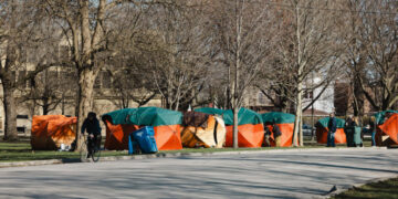 Homelessness Appears to Decline, Reversing a Yearslong Trend