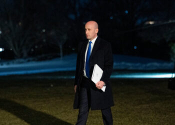 Miller Suggests Federal Agents May Have Diverted From ‘Protocol’ Before Pretti Shooting