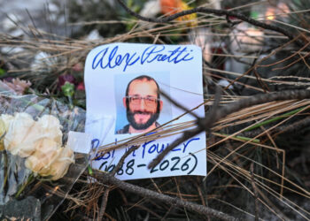 Videos Show Alex Pretti in Confrontation With Agents 11 Days Before His Death