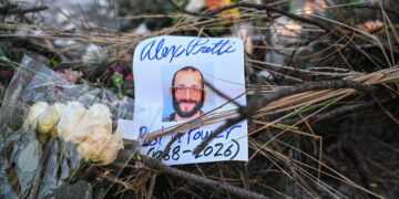 Videos Show Alex Pretti in Confrontation With Agents 11 Days Before His Death