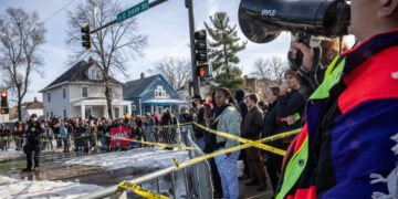 ‘No Win’ for Minneapolis Police Caught Between Trump and City Residents