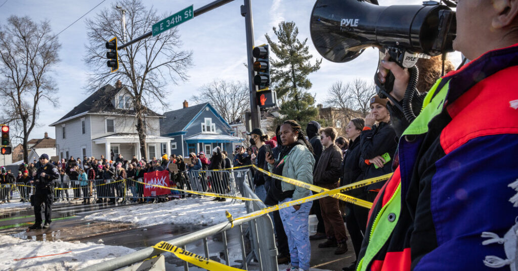 ‘No Win’ for Minneapolis Police Caught Between Trump and City Residents