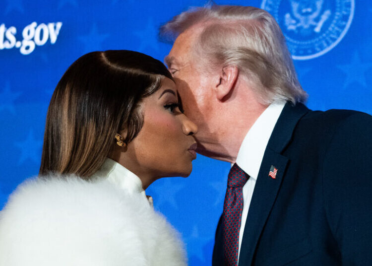 Did Trump Really Give Nicki Minaj a $1 Million ‘Gold Card’ Visa?